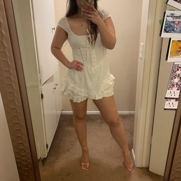 NWT✨ UO White Romper - M - Picture 6 of 6